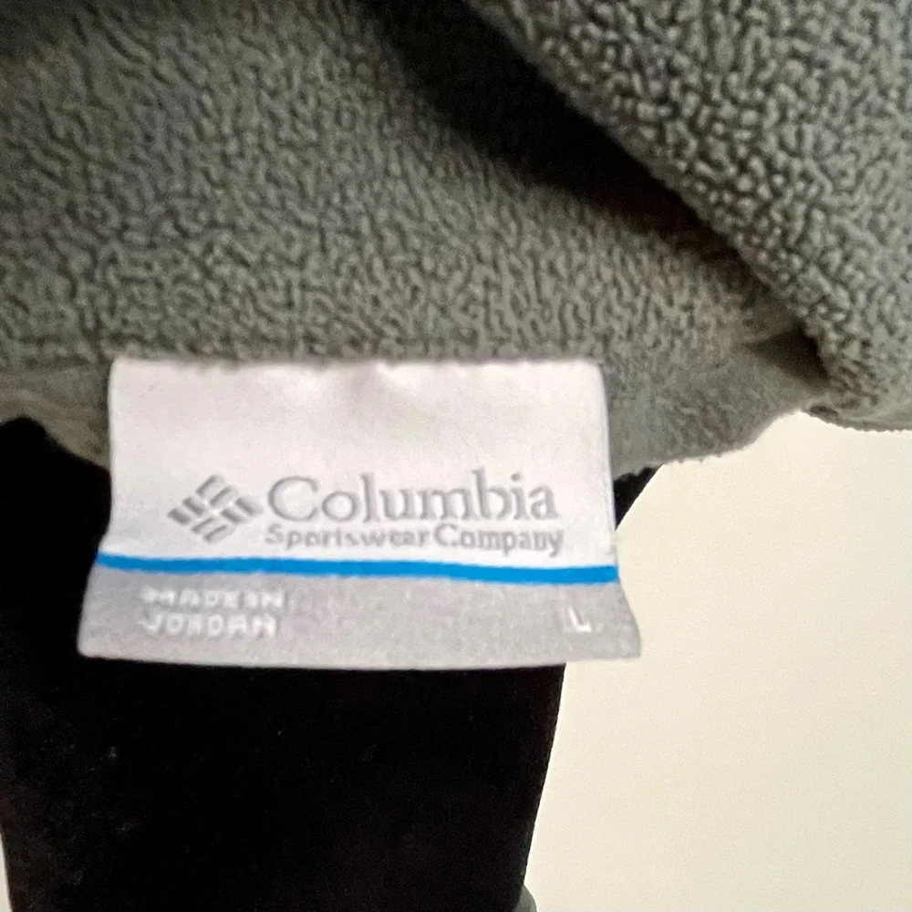 Women’s Columbia Gray Fleece Lightweight 1/4 Zip Pullover Jacket. Large